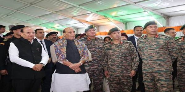 रक्षा मंत्री राजनाथ ने ‘कारगिल युद्ध’ के नायकों को दी श्रद्धांजलि, शौर्य संध्या कार्यक्रम में हुए शामिल