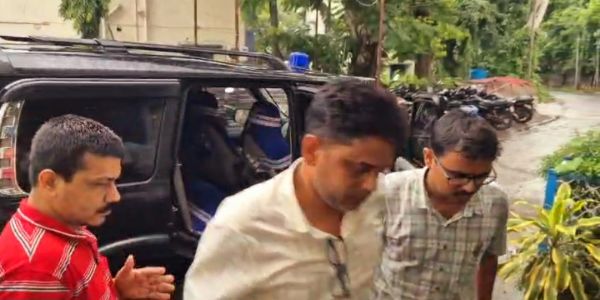 अवैध वसूली और रिश्वत लेने के मामले में दो आरोपित को दो दिनों की पुलिस रिमांड