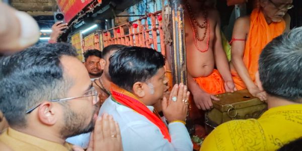 केंद्रीय मंत्री सुकांत मजूमदार ने बाबा तारकनाथ मंदिर में की पूजा