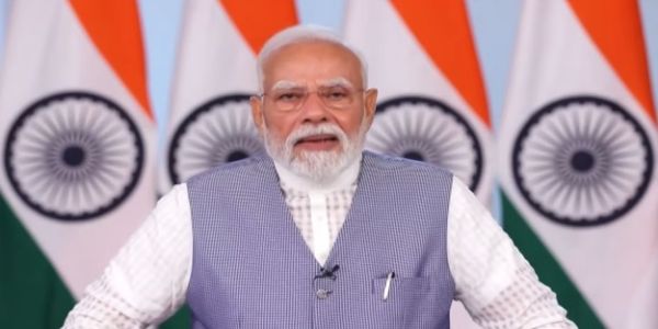 कार्यक्रम को संबोधित करते प्रधानमंत्री कार्यक्रम को संबोधित करते प्रधानमंत्री