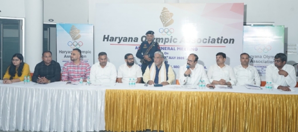 हरियाणा ओलंपिक एसोसिएशन के अध्यक्ष व महासिचव बैठक लेते हुए