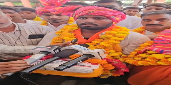 गाय को राष्ट्रीय माता घोषित करने की मांग, भरतपुर में निकली विशाल रैली