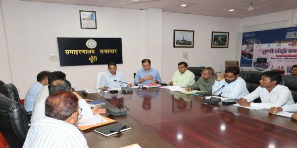 निर्धारित समय सीमा में गुणवत्तापूर्ण निर्माण कार्य पूरा करें : डीसी