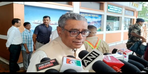 उत्तरकन्या बैठक में शामिल होने सिलीगुड़ी पहुंचे वित्त मंत्री स्वप्न दासगुप्ता