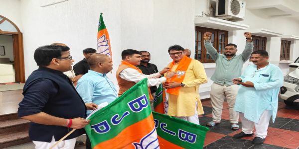 संत शिरोमणि रविदास जी की 650वीं जयंती के निमित्त पवित्र माटी व जल लाने भाजपा का प्रतिनिधिमण्डल वाराणसी रवाना
