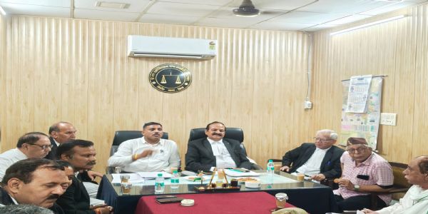 बार एसोसिएशन और एल्डर कमेटी आमने-सामने, बार का आरोप तथ्यों को छुपाते हुए चुनाव कराने का एक पक्षीय आदेश कराया