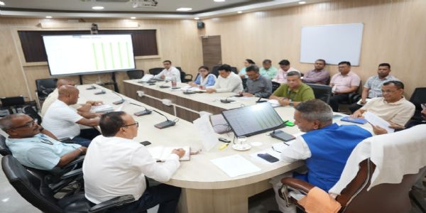 ग्रामीण और दुर्गम क्षेत्रों तक गुणवत्तापूर्ण स्वास्थ्य सेवाएं पहुंचाने पर जोर, स्वास्थ्य मंत्री ने की उच्चस्तरीय समीक्षा बैठक