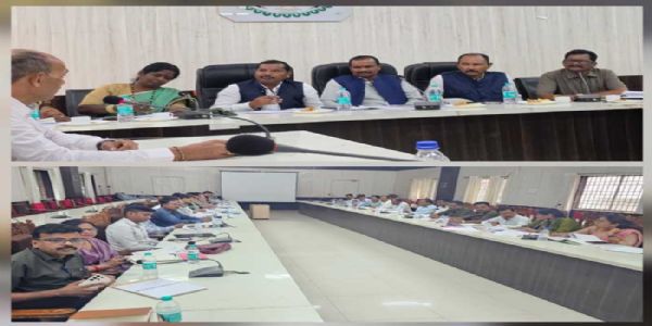शिक्षा समिति की बैठक में शैक्षणिक गुणवत्ता व स्कूलों की व्यवस्था पर हुई चर्चा