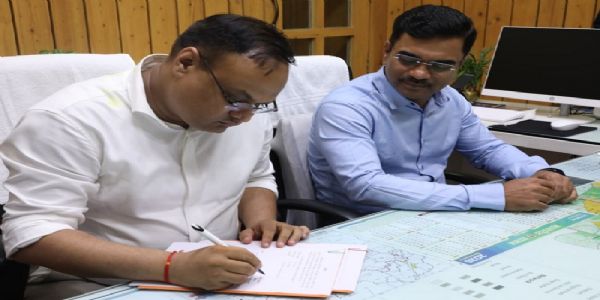 इंदौरः आईएएस भास्कर लक्षकार ने संभागायुक्त का पदभार किया ग्रहण, डॉ. खाड़े को दी गई भावभीनी विदाई