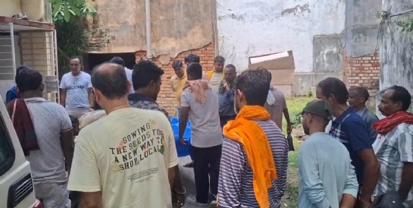 मौके पर मौजूद लोग