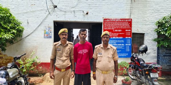 प्रयागराज: महिला को ब्लैकमेल और आपत्तिजनक संदेश भेजने वाला एक आरोपित गिरफ्तार