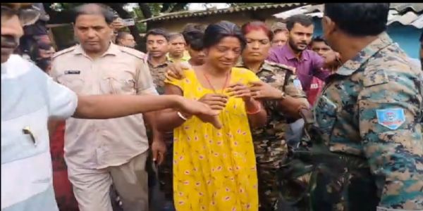घरेलू विवाद में युवक की हत्या, पत्नी और नाबालिग बेटे पर हत्या का आरोप
