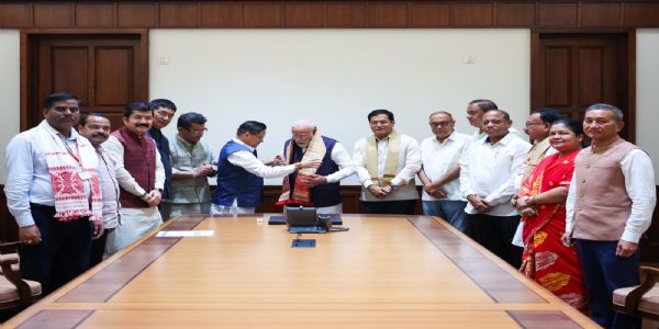 प्रधानमंत्री से मिले असम के सांसद, बाढ़ की स्थिति से कराया अवगत