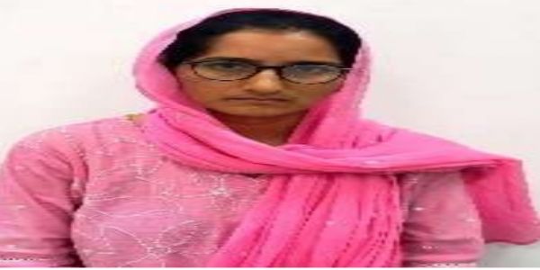 ईओ—आरओ भर्ती परीक्षा में ब्लूटूथ से नकल करने वाली पांच हजार की इनामी कोमल गिरफ्तार