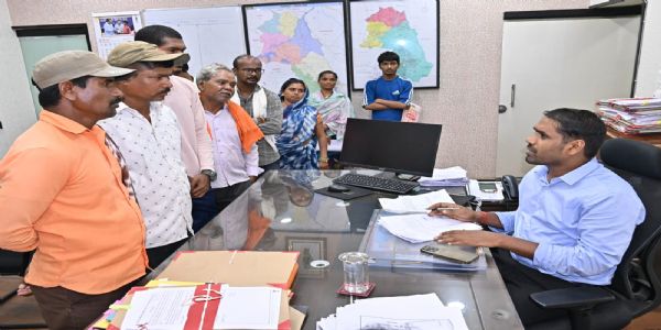 जनदर्शन में गूंजी शिक्षा, आवास, मुआवजा और मजदूरी भुगतान की मांग