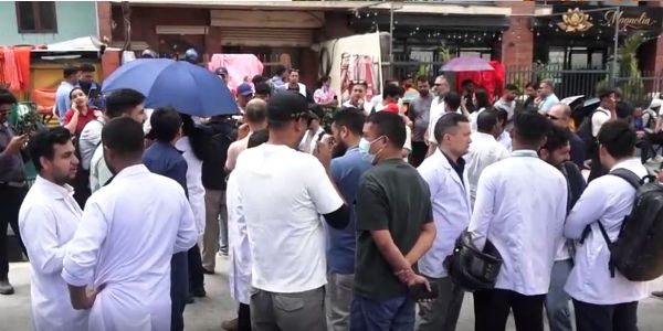 नेपाल में चिकित्सकों का हड़ताल