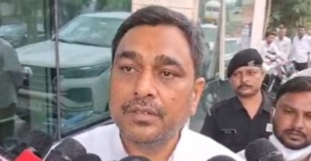 हालचाल लेने पहुंचे बबीना विधायक हालचाल लेने पहुंचे बबीना विधायक