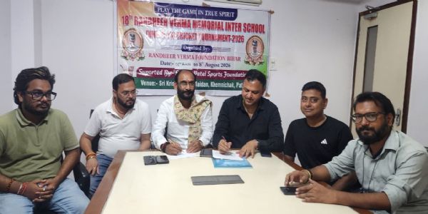 बैठक में प्रकाेष्ठ के प्रदेश संयोजक सतीश राजू सहित अन्य बैठक में प्रकाेष्ठ के प्रदेश संयोजक सतीश राजू सहित अन्य