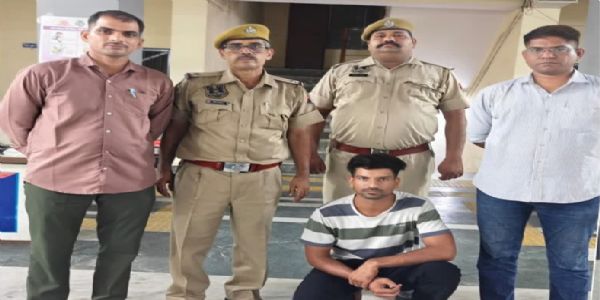 कांस्टेबल भर्ती में भाई की जगह डमी बनकर दी थी परीक्षा: छह साल बाद ग्राम विकास अधिकारी गिरफ्तार