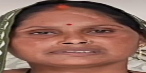 देवरिया : जमीन के विवाद में बेटे ने की महिला की हत्या, आरोपित फरार