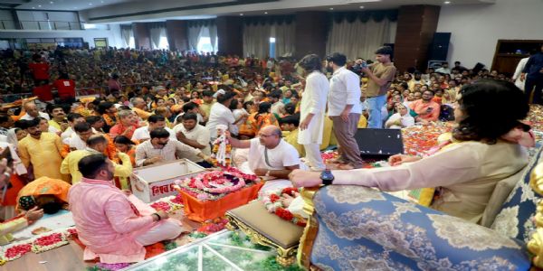 युवा संस्कार बचायें, तभी बचेगी संस्कृति: देवकीनंदन महाराज