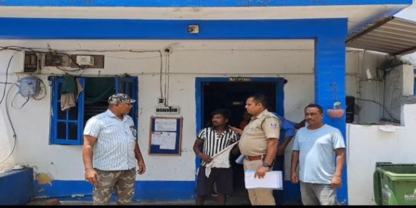 सालानपुर में अवैध बालू लदा ट्रैक्टर जब्त, चालक गिरफ्तार