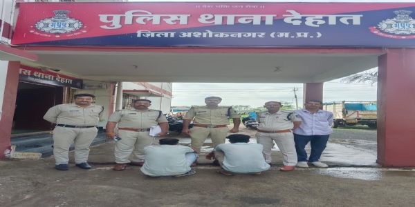 सोशल मीडिया पर दोस्ती के बाद ब्लैकमेल कर हड़पे थे जेवर, दो आरोपित गिरफ्तार