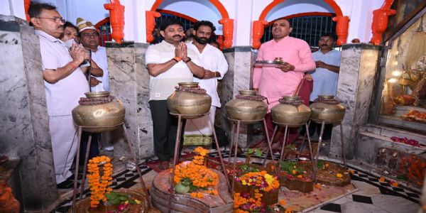 गुरु ही ज्ञान, संस्कार और आध्यात्मिक चेतना के मार्गदर्शक : मंत्री नन्दी