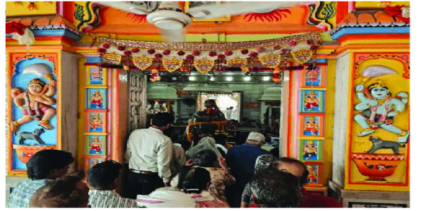 गुरु पूर्णिमा पर भगवान पशुपतिनाथ मंदिर में उमड़े श्रद्धालु, सावन मास की तैयारियां पूर्ण
