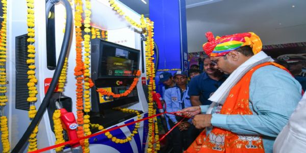 मुख्यमंत्री ने पचपदरा के मंडापुरा में एचपीसीएल के नए फ्लैगशिप रिटेल आउटलेट का किया उद्घाटन