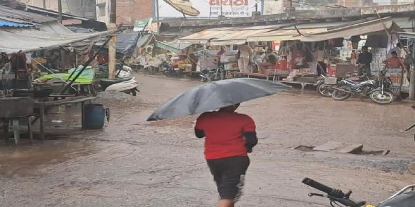 बंगाल में भारी बारिश का अलर्ट, तटीय जिलों में प्रशासन सतर्क