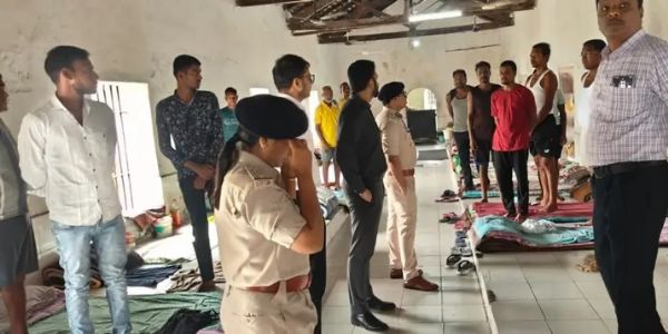 रायगढ़ जिला जेल का कलेक्टर व एसएसपी ने किया आकस्मिक निरीक्षण