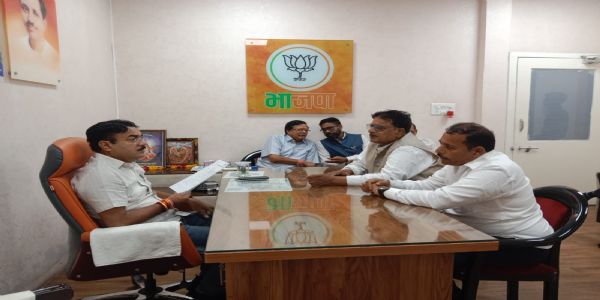 भाजपा प्रदेश कार्यालय में मंत्री नरेन्द्र शिवाजी पटेल ने कार्यकर्ताओं से किया संवाद, जनसमस्याओं के निराकरण के दिए निर्देश