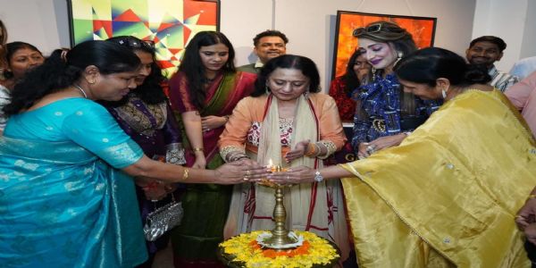कला जीवन में बड़े उद्देश्यों के लिए हमें प्रेरित करती है: मंजू लोढ़ा