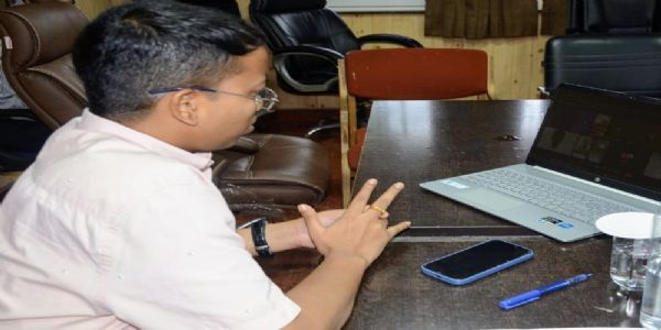 जिला पंचायत सीईओ ने ली प्रधानमंत्री सूर्यघर योजना के प्रगति की समीक्षा बैठक