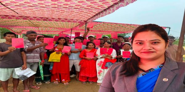 भूमिहीनों को जमीन का प्रमाणपत्र वितरण भूमिहीनों को जमीन का प्रमाणपत्र वितरण