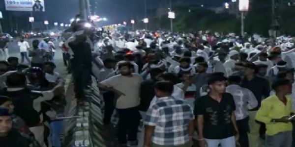 आंदोलन कर रहे किसान आंदोलन कर रहे किसान