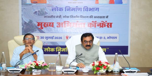 निर्देशों की अनदेखी बर्दाश्त नहीं, लापरवाही पर होगी कार्रवाई : मंत्री राकेश सिंह