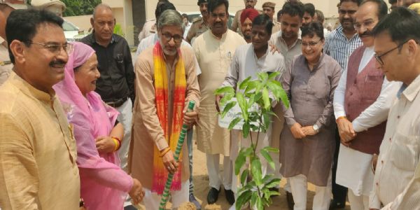 सिरसा: पेड़ों के बिना मानव जीवन अधूरा, हर व्यक्ति करें पौधारोपण: चेयरमैन देव