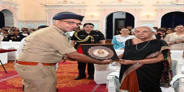 दूसरों को नशा छोड़ने के लिए प्रेरित करने से पहले स्वयं नशामुक्त जीवन अपनाना आवश्यक : राज्यपाल
