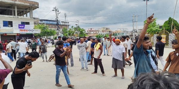 नेपाल के सुनसरी हिंसा के विरोध में बंद से जनकपुर में जनजीवन प्रभावित