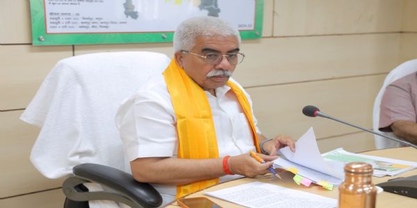 रेशम क्षेत्र बना रहा आत्मनिर्भरता और रोजगार का मजबूत आधार : राकेश सचान