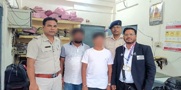 टिकट चेकर की सतर्कता से घर से भागा किशोर परिजनों से मिला