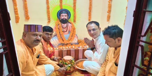 मीरजापुर: कलश यात्रा और दीपदान से गूंजा गुरु रविदास जयंती वर्ष का उत्सव