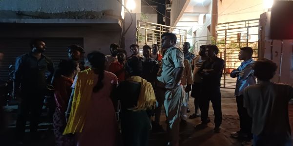 कोयल नदी किनारे फायरिंग, दो युवकों को लगी गोली