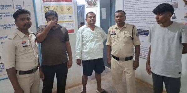 ऑनलाइन सट्टा खिलाने वाले तीन आरोपित गिरफ्तार, 6.88 लाख की राशि किया होल्ड