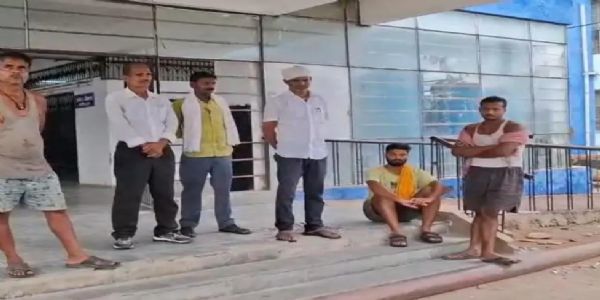 खेत में मोटर चलाने के दौरान करंट लगने से किसान की मौत
