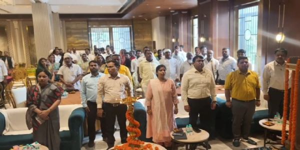 बक्सर में ठोस अपशिष्ट प्रबंधन को लेकर जनप्रतिनिधियों का प्रशिक्षण