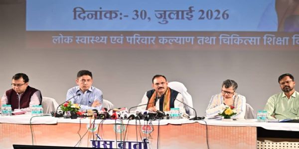 छत्तीसगढ़ के स्वास्थ्य मंत्री श्याम बिहारी जायसवाल ने माना राज्य में तीन लोगों की मलेरिया से हुई मौत
