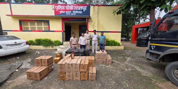 गुप्त केबिन में छिपाकर गुजरात ले जाई जा रही सात लाख रुपये की अवैध शराब जब्त, चालक गिरफ्तार